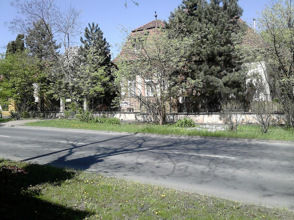 Nepkerti Vendeghaz Apartment Miskolc Exterior photo